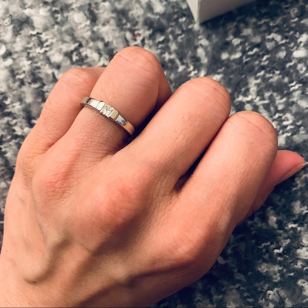 THE SHOP GIRLY | Diamond Ring - Picture 5 of 6